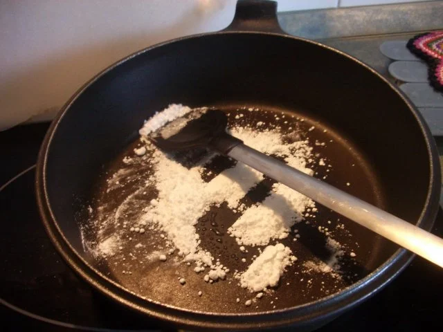 Rezept: Kaninchenkeulen mit Schalotten geschmort Bild Nr. 3 Kaninchenkeulen mit Schalotten geschmort - Rezept - Bild Nr. 3