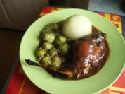 Rezept: Kaninchenkeulen mit Schalotten geschmort Kaninchenkeulen mit Schalotten geschmort - Rezept