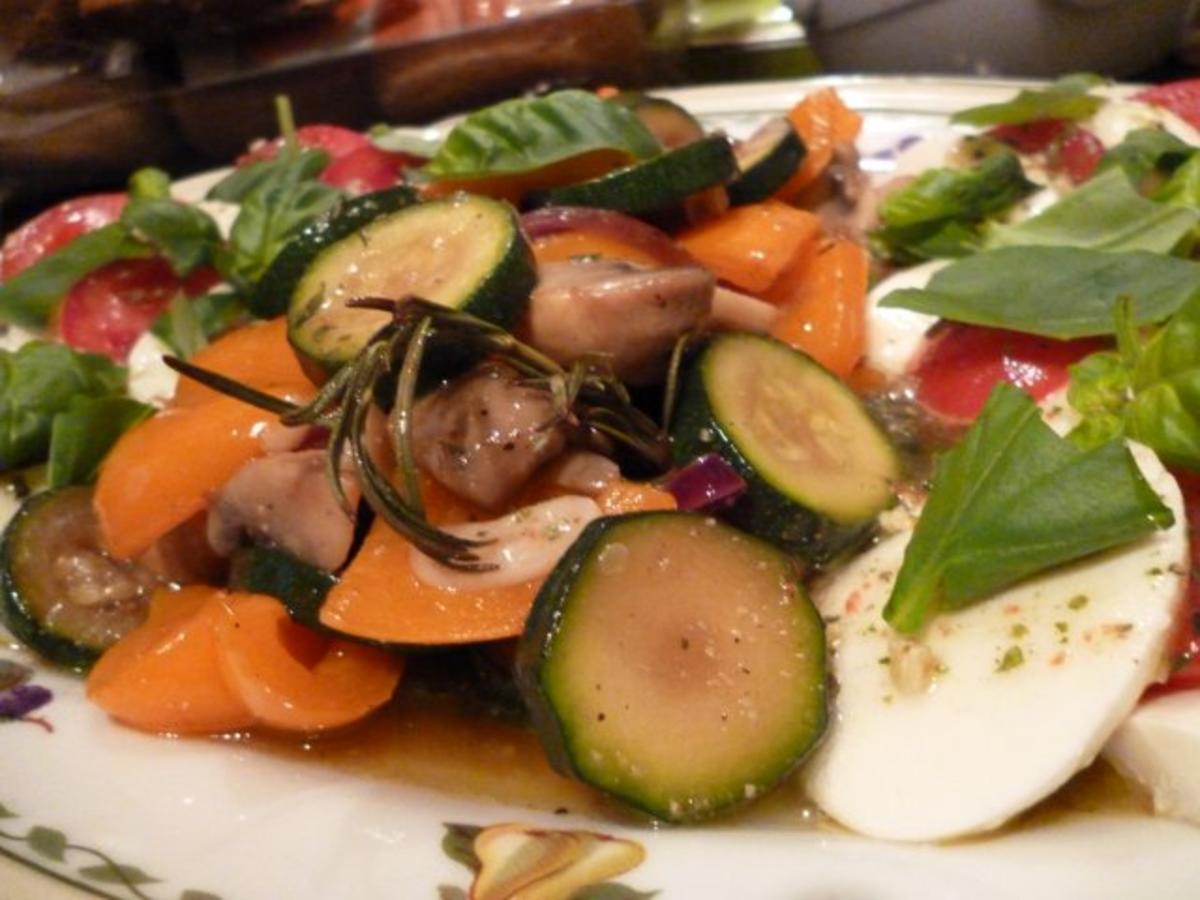 Gemischter Antipasti Salat - schnell &amp; einfach - 105 kcal/100g