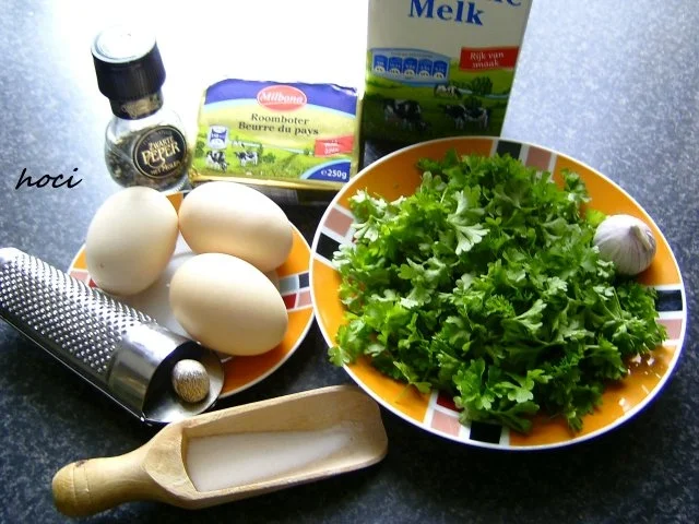 Rezept: Petersilien - Knoblauch - Spätzle mit Zwiebelbutter Bild Nr. 2 Petersilien - Knoblauch - Spätzle mit Zwiebelbutter - Rezept - Bild Nr. 2