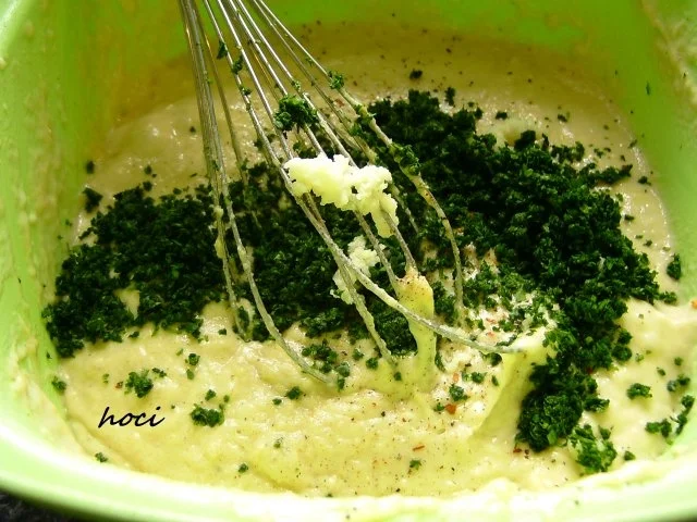 Rezept: Petersilien - Knoblauch - Spätzle mit Zwiebelbutter Bild Nr. 6 Petersilien - Knoblauch - Spätzle mit Zwiebelbutter - Rezept - Bild Nr. 6