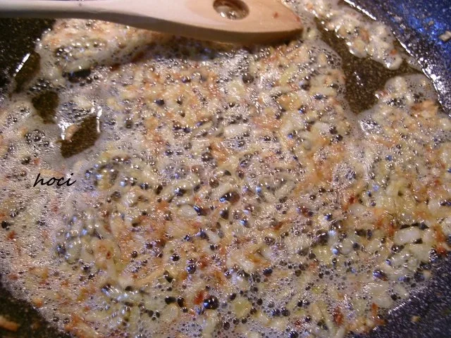 Rezept: Petersilien - Knoblauch - Spätzle mit Zwiebelbutter Bild Nr. 11 Petersilien - Knoblauch - Spätzle mit Zwiebelbutter - Rezept - Bild Nr. 11