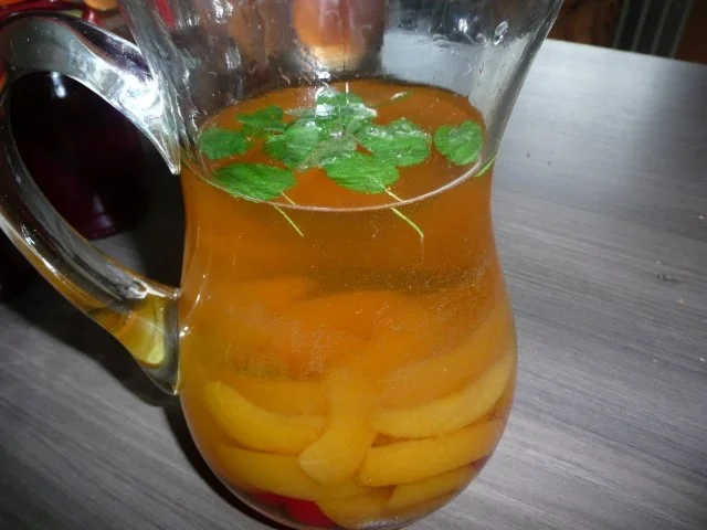 Rezept: Pfirsichbowle Pfirsichbowle - Rezept