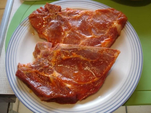 Grillkotelett mit Zwiebeln und Champignons - Rezept - Bild Nr. 6