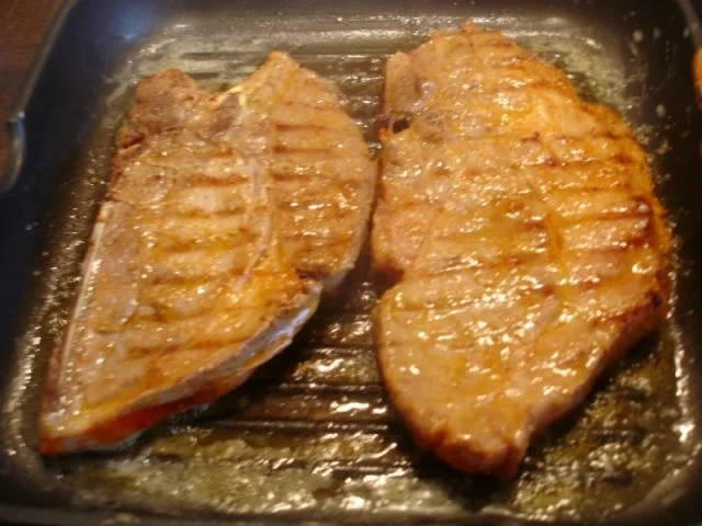 Grillkotelett mit Zwiebeln und Champignons - Rezept - Bild Nr. 8