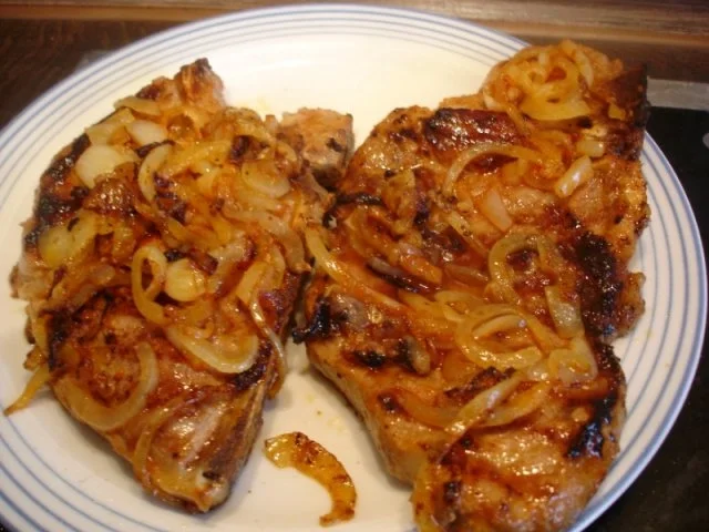 Grillkotelett mit Zwiebeln und Champignons - Rezept - Bild Nr. 11