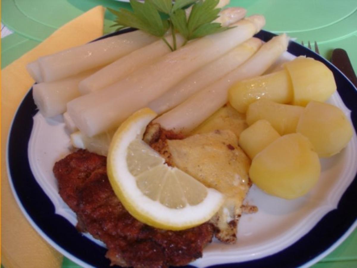 Wiener Schnitzelchen mit Spargel, Kartoffelpilzen *) und zerlassener ...