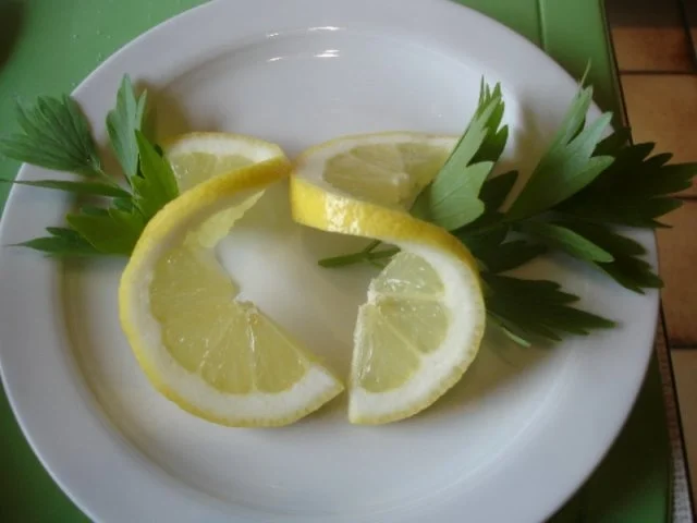 Wiener Schnitzelchen mit Spargel, Kartoffelpilzen *) und zerlassener Butter - Rezept - Bild Nr. 6