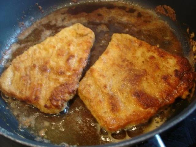 Wiener Schnitzelchen mit Spargel, Kartoffelpilzen *) und zerlassener Butter - Rezept - Bild Nr. 17