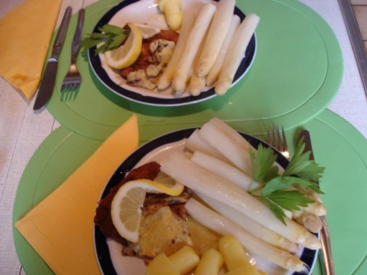 Wiener Schnitzelchen mit Spargel, Kartoffelpilzen *) und zerlassener Butter - Rezept - Bild Nr. 19