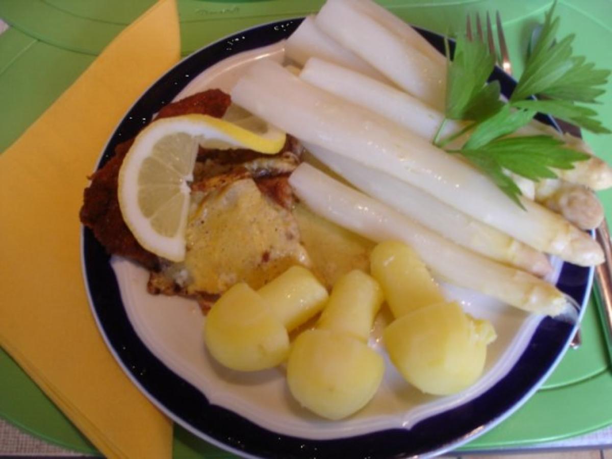 Wiener Schnitzelchen mit Spargel, Kartoffelpilzen *) und zerlassener Butter - Rezept - Bild Nr. 20