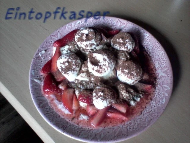 Basilikumcreme mit Erdbeeren a´la Jörg und Kakaosahne - Rezept - Bild Nr. 2