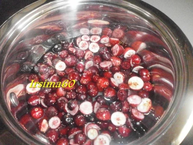 Eierpfannenkuchen mit Cranberrie - Kompott - Rezept - Bild Nr. 4