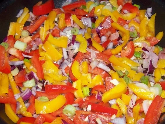 Rezept: Cremiger Nudelauflauf à la Peperonata Bild Nr. 4 Cremiger Nudelauflauf à la Peperonata - Rezept - Bild Nr. 4