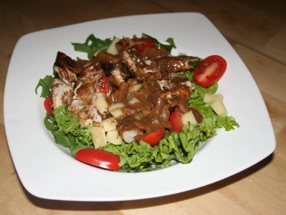 knackiger Salat mit Putenbrustfilet mit Balsamico-Dijon-Senf-Dressing - Rezept - Bild Nr. 3
