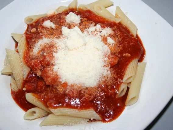 Rezept: Nudeln mit Tomatensoße Nudeln mit Tomatensoße - Rezept