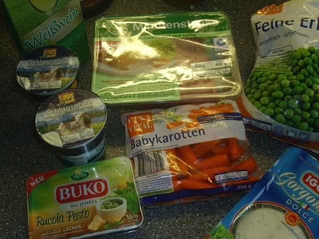 Rezept: Minutensteaks in Gorgonzolasosse mit Babymöhren, Erbsen und Kartoffelpüree Bild Nr. 2 Minutensteaks in Gorgonzolasosse mit Babymöhren, Erbsen und Kartoffelpüree - Rezept - Bild Nr. 2