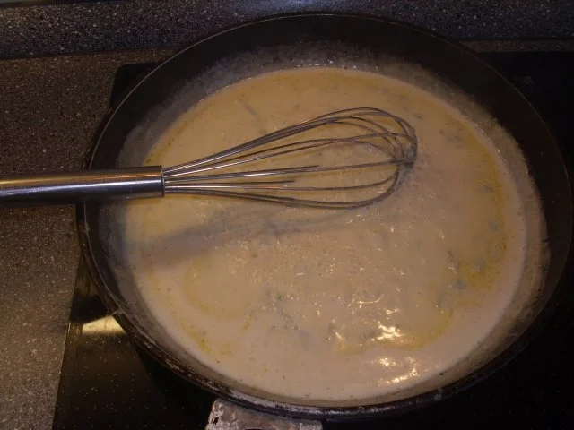 Rezept: Minutensteaks in Gorgonzolasosse mit Babymöhren, Erbsen und Kartoffelpüree Bild Nr. 4 Minutensteaks in Gorgonzolasosse mit Babymöhren, Erbsen und Kartoffelpüree - Rezept - Bild Nr. 4