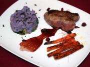 Steak vom Koberind mit Zimtmöhrchen, Kartoffeltrüffelpüree und Salat - Rezept