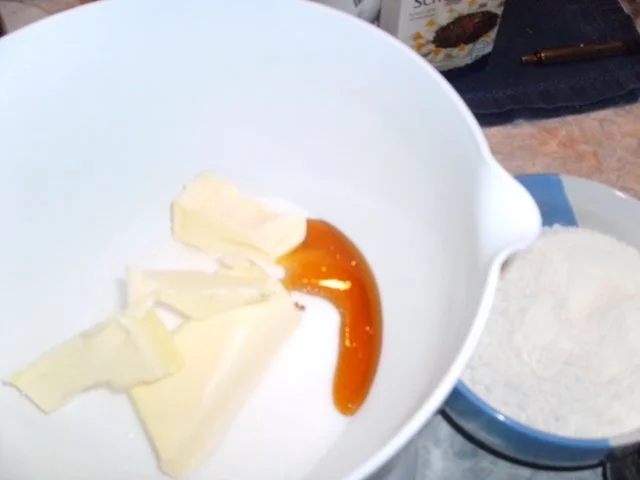 Rezept: Bananen-Soufflé mit Erdbeer-Kompott Bild Nr. 3 Bananen-Soufflé mit Erdbeer-Kompott - Rezept - Bild Nr. 3