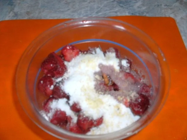 Rezept: Bananen-Soufflé mit Erdbeer-Kompott Bild Nr. 8 Bananen-Soufflé mit Erdbeer-Kompott - Rezept - Bild Nr. 8