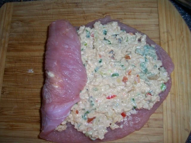 Putenroulade gefüllt mit Lauchcreme und Hackfleisch, dazu Zwiebelgemüse - Rezept - Bild Nr. 9