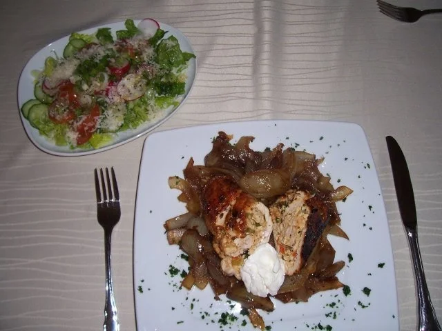 Putenroulade gefüllt mit Lauchcreme und Hackfleisch, dazu Zwiebelgemüse - Rezept - Bild Nr. 13