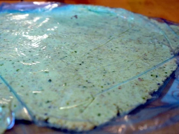 Rezept: Hähnchenbrust unter Bärlauchhaube auf asiatisch angehauchtem Spargelbett Bild Nr. 3 Hähnchenbrust unter Bärlauchhaube auf asiatisch angehauchtem Spargelbett - Rezept - Bild Nr. 3