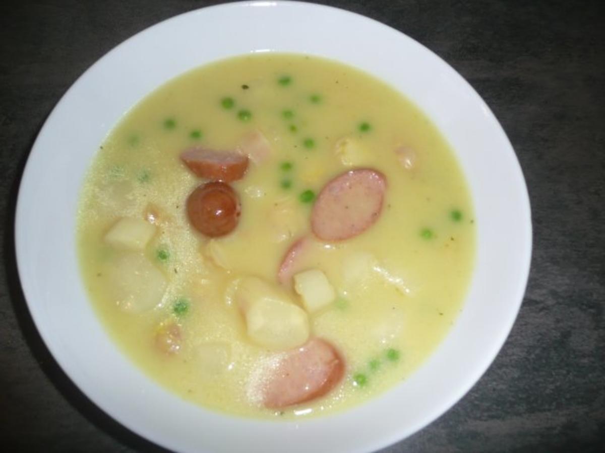 Curry-Spargelcreme-Suppe mit gekochter Krakauer - Rezept - kochbar.de