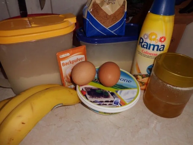 Rezept: Muffins: Bananen-Mascarpone-Küchlein Bild Nr. 2 Muffins: Bananen-Mascarpone-Küchlein - Rezept - Bild Nr. 2