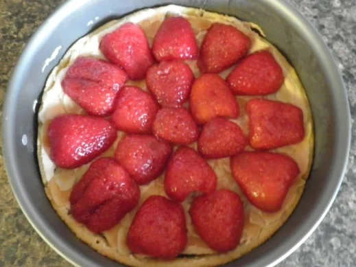 Rhabarberkuchen oder Erdbeertorte - ich konnte mich nicht entscheiden ... - Rezept - Bild Nr. 11