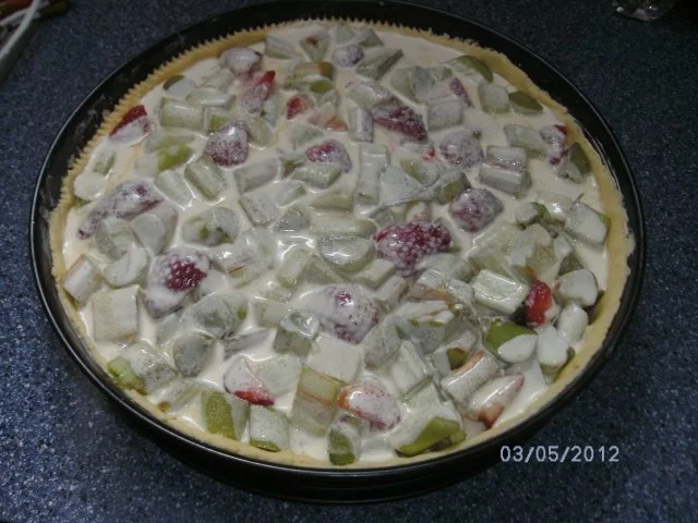 Rhabarber-Erdbeerkuchen mit Baiser - Rezept - Bild Nr. 3