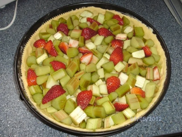 Rhabarber-Erdbeerkuchen mit Baiser - Rezept - Bild Nr. 2