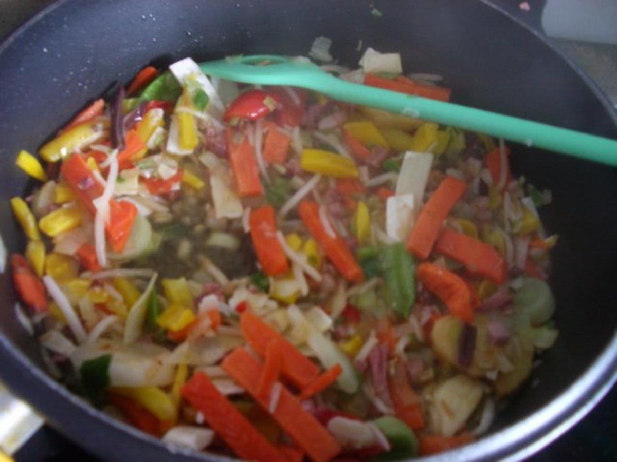 Spaghetti  mit Asiagemüse und Hähnchenleber - Rezept - Bild Nr. 4