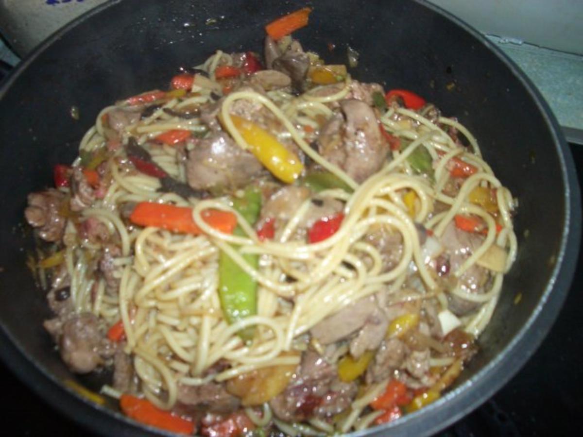 Spaghetti  mit Asiagemüse und Hähnchenleber - Rezept - Bild Nr. 7