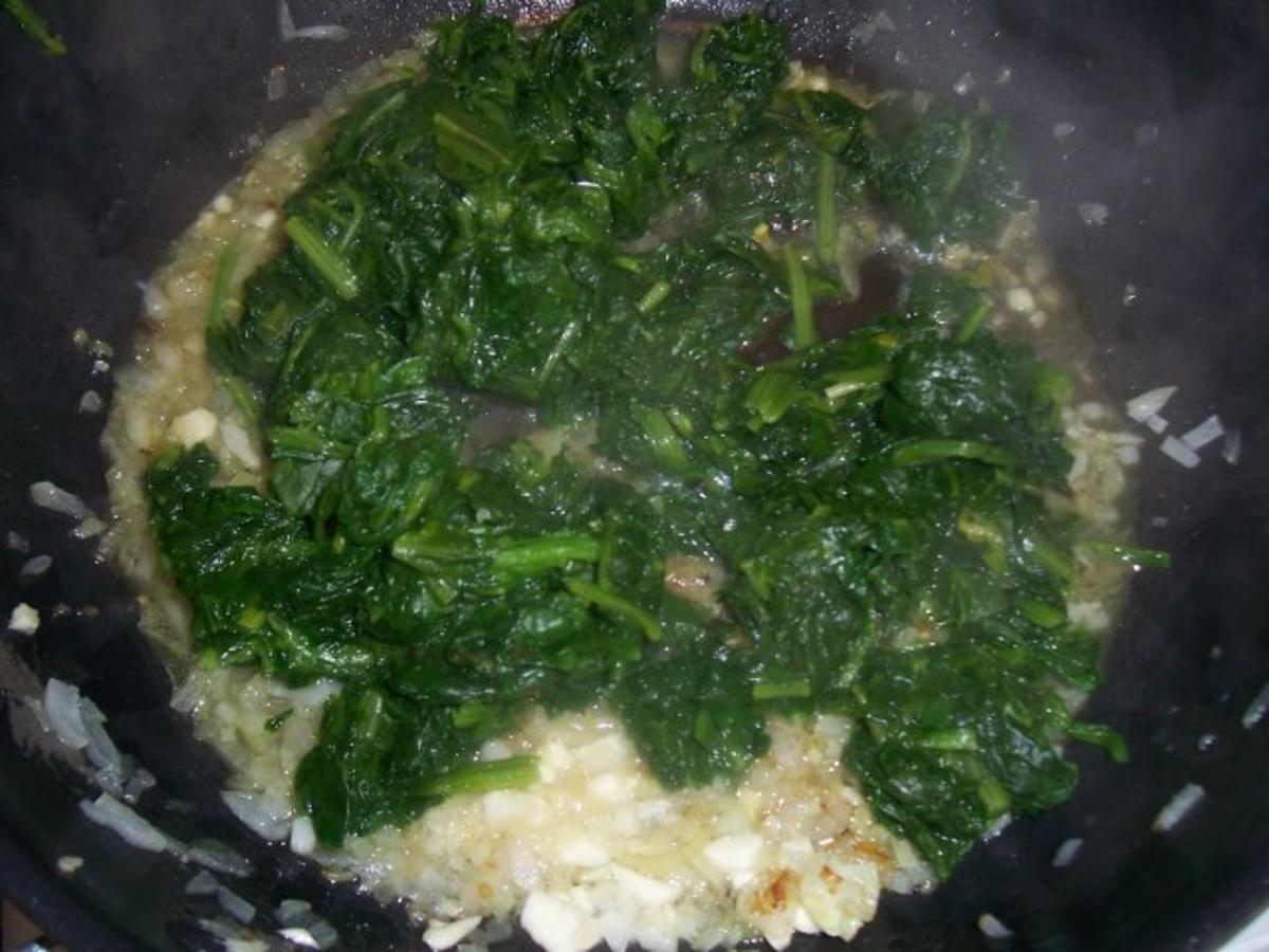 Hähnchenbrustfilet mit Parmesan-Käse-Knoblauch-Spinatfüllung, dazu Salat - Rezept - Bild Nr. 5