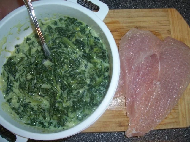 Hähnchenbrustfilet mit Parmesan-Käse-Knoblauch-Spinatfüllung, dazu Salat - Rezept - Bild Nr. 9