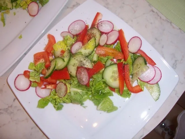 Hähnchenbrustfilet mit Parmesan-Käse-Knoblauch-Spinatfüllung, dazu Salat - Rezept - Bild Nr. 17