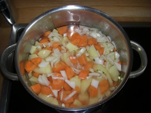 Rezept: Möhrenuntereinander, oder wie mein Sohn gesagt hat: Untermöhren ;-) Bild Nr. 2 Möhrenuntereinander, oder wie mein Sohn gesagt hat: Untermöhren ;-) - Rezept - Bild Nr. 2