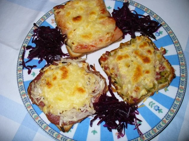 Überbackener Toast mit Putenbrust - Rezept