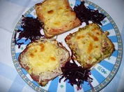 Überbackener Toast mit Putenbrust - Rezept