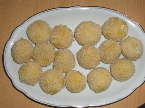 Rezept: Hühnerfrikasse mit frittierten Reisbällchen Bild Nr. 3 Hühnerfrikasse mit frittierten Reisbällchen - Rezept - Bild Nr. 3