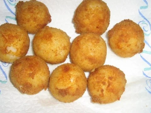 Rezept: Hühnerfrikasse mit frittierten Reisbällchen Bild Nr. 5 Hühnerfrikasse mit frittierten Reisbällchen - Rezept - Bild Nr. 5