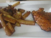 Würzig marinierte Putensteaks mit gebratenem Spargel - Rezept