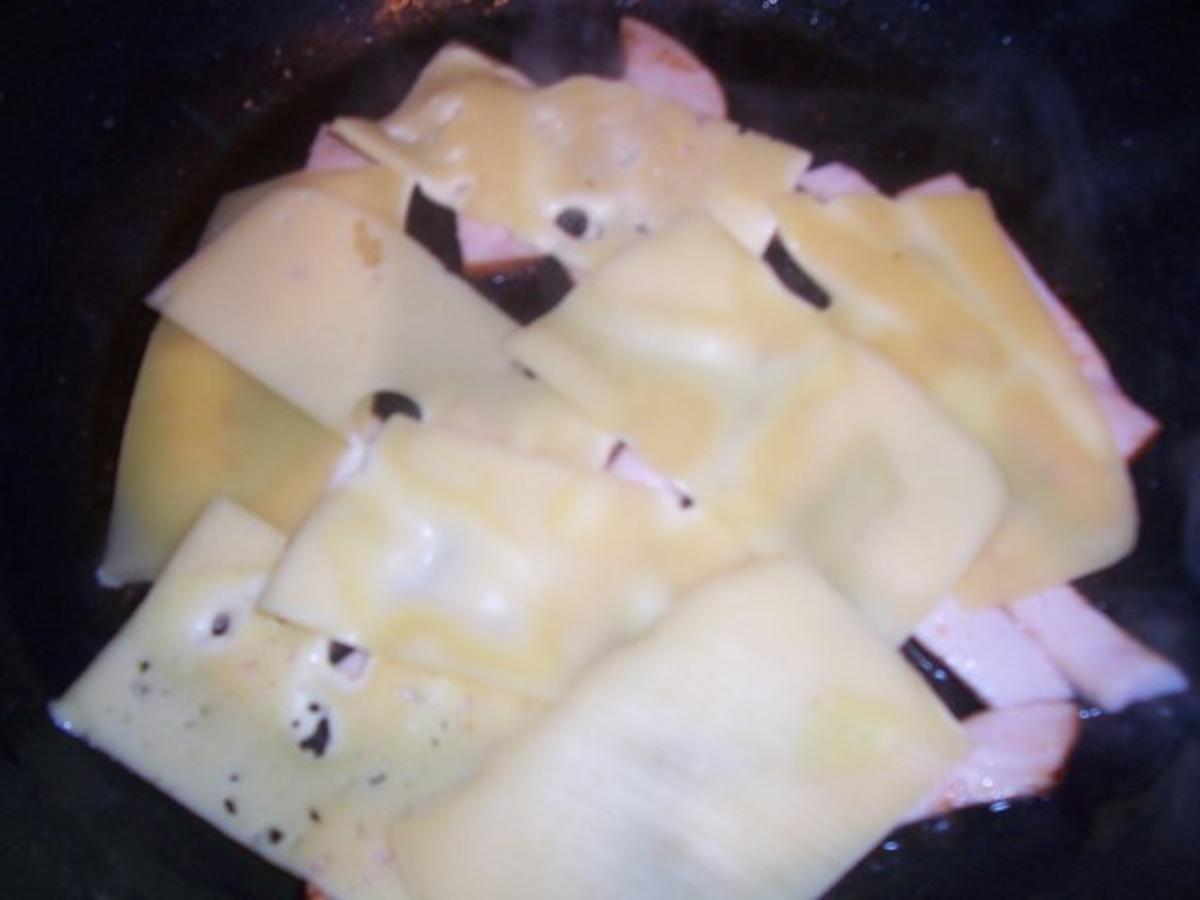 Hähnchenkasseler in einem Käse-Ei Schlafrock, dazu Käseplatte - Rezept - Bild Nr. 4