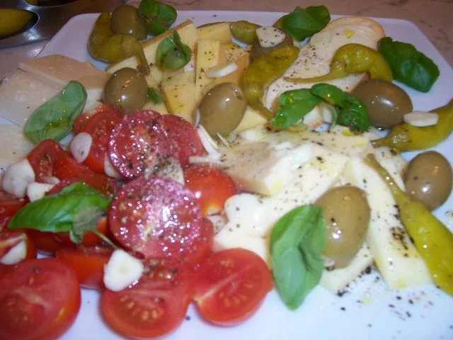 Hähnchenkasseler in einem Käse-Ei Schlafrock, dazu Käseplatte - Rezept - Bild Nr. 2