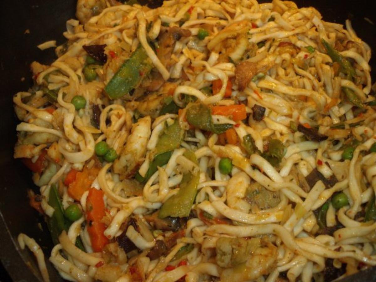 Mie Goreng mit Garnelen - Rezept mit Bild - kochbar.de