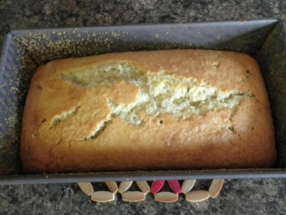 Kleiner Kokos Rhabarber Kuchen - schnell &amp; einfach - von Cookies
