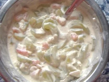 Kartoffelfrikadellen mit lauwarmem Gurkensalat - Rezept - Bild Nr. 3