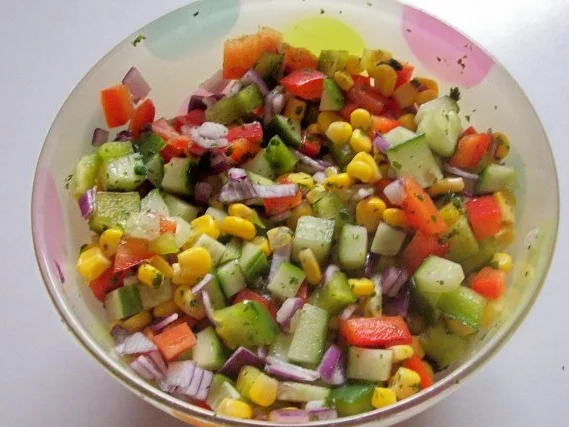 Bunter gemischter Salat mit Honig-Senf-Dressing - Rezept - Bild Nr. 2